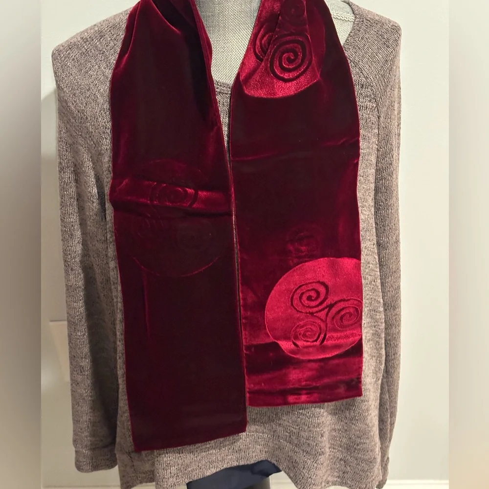 NWOT Imogene Velvet Scarf Handmade Ireland Celtic Spiral Burgundy